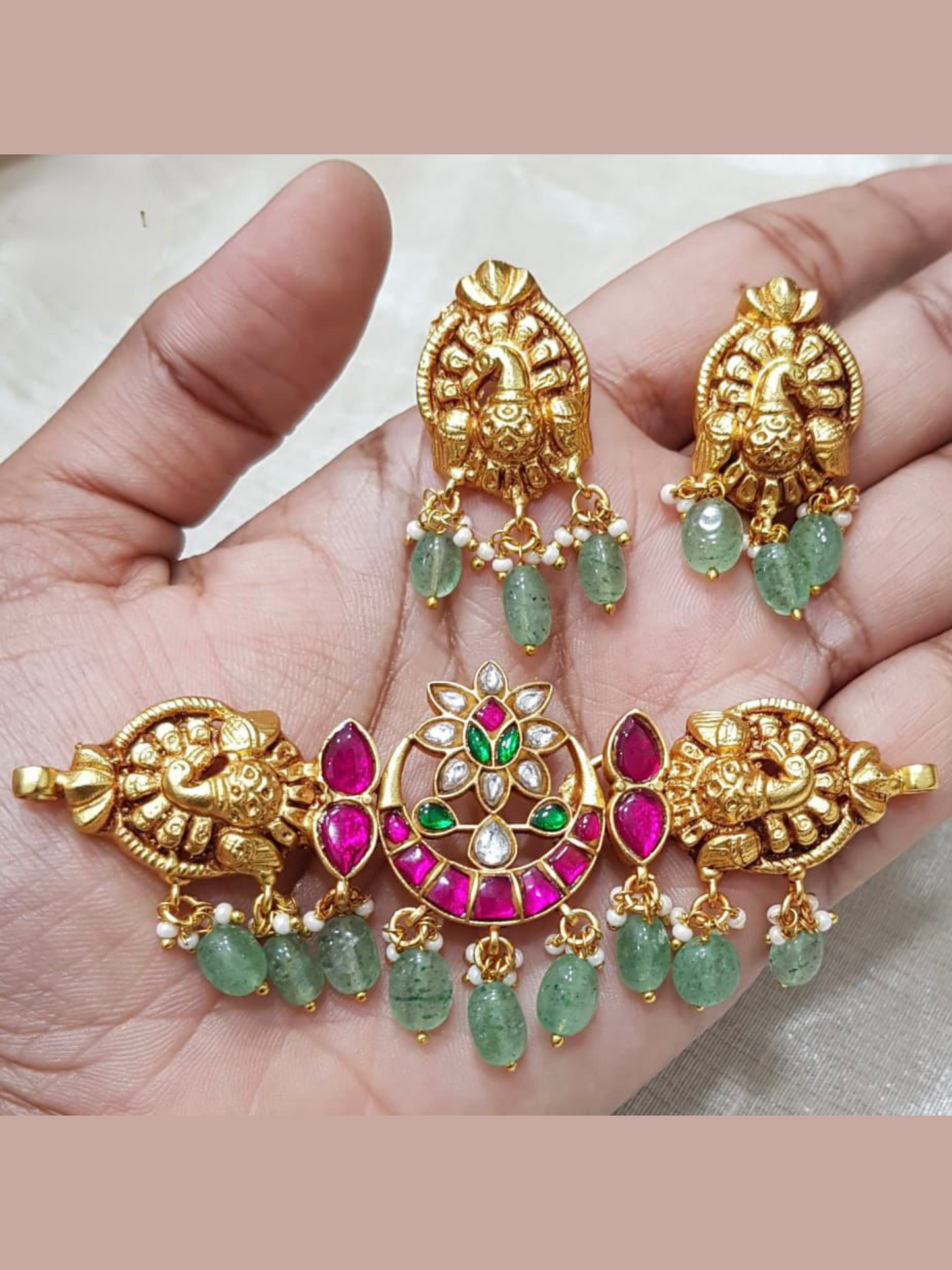 Jadau Kundan Choker