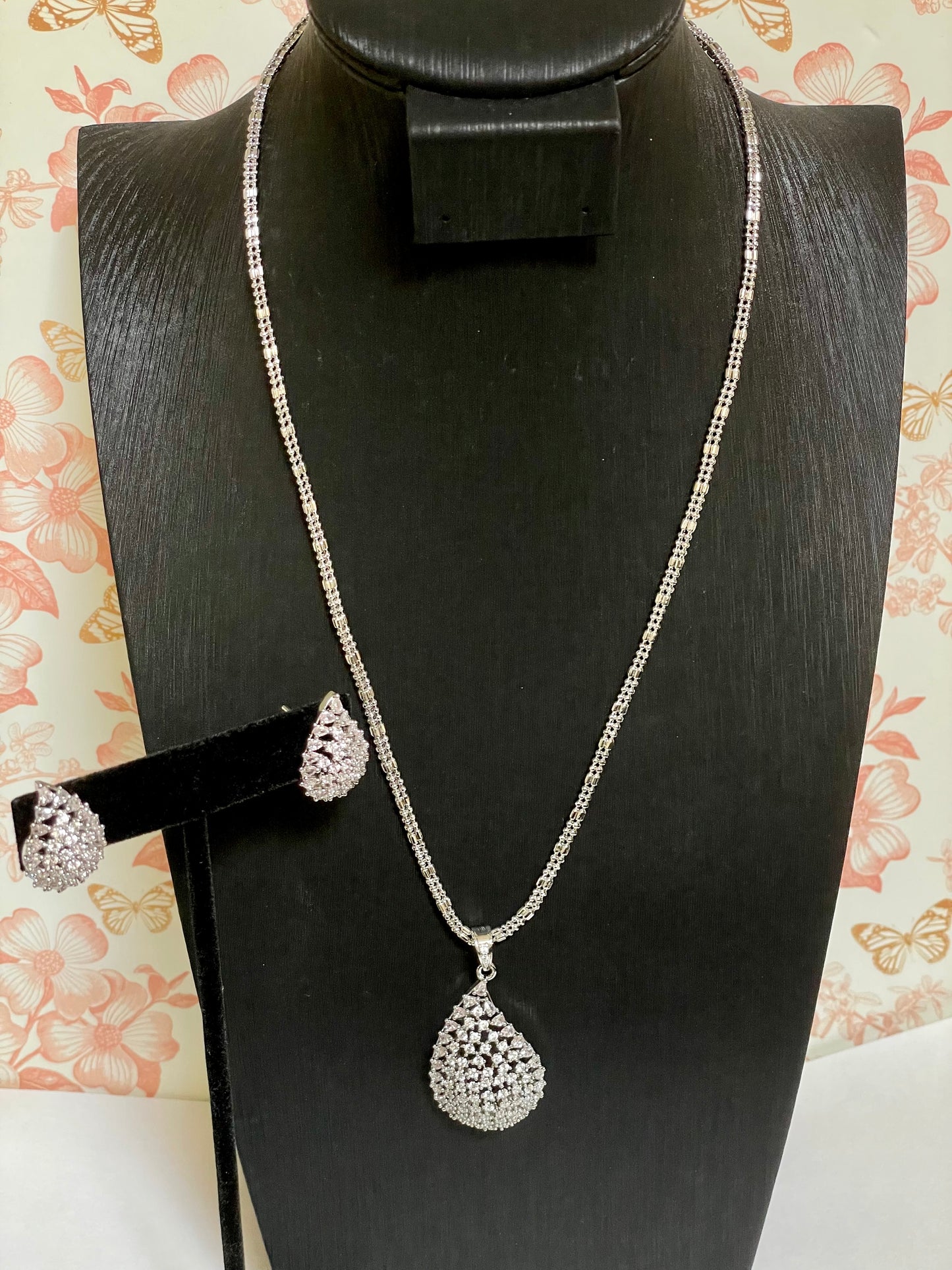 AD Pendant Set