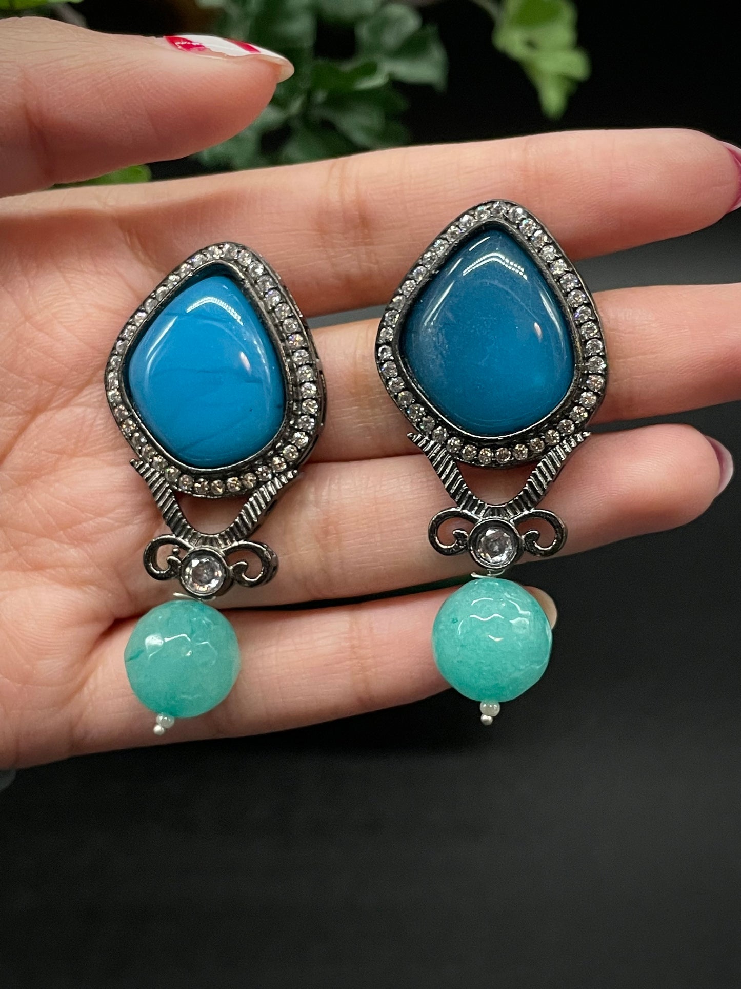 Mona Lisa Stone Earring
