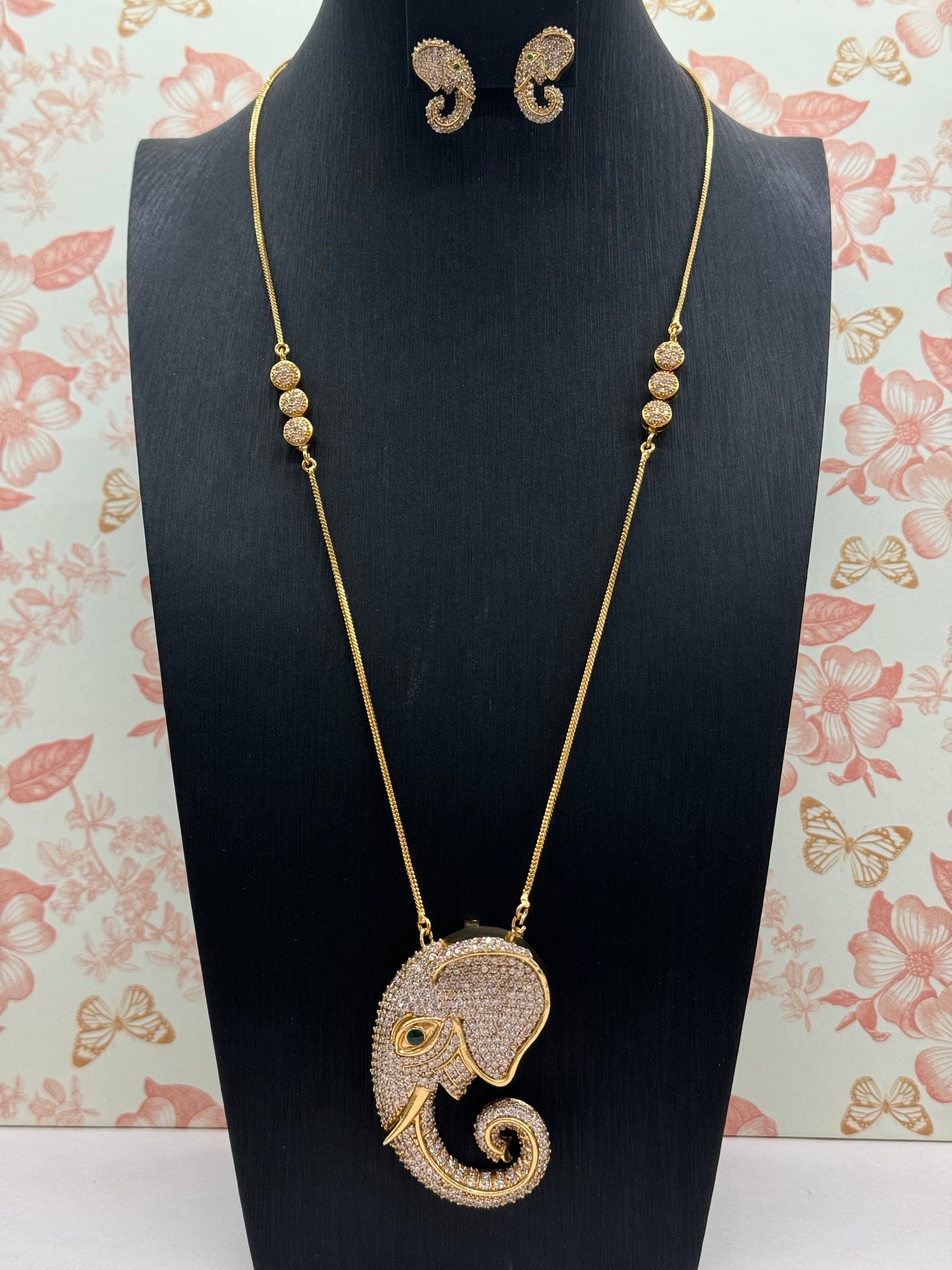 Elephant Pendant Necklace