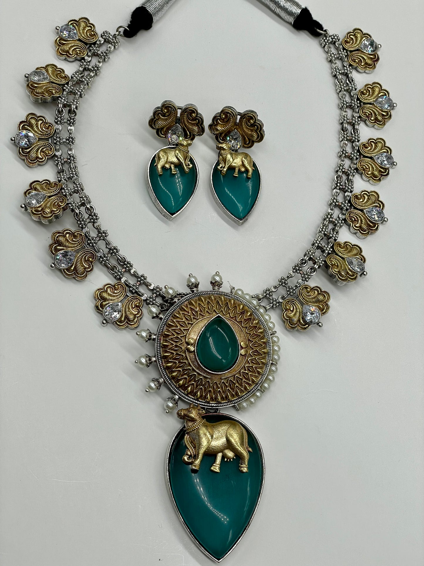 Dual Tone Nandi Necklace