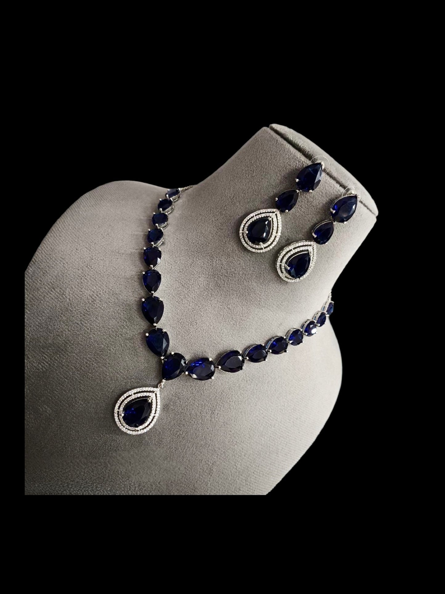 Doublet Stone Necklace