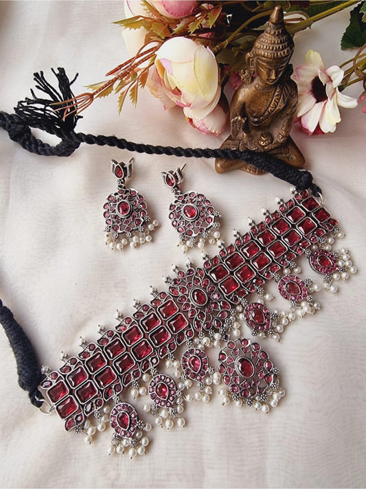 Maroon Choker