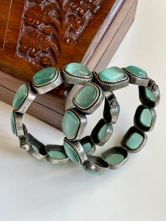 Mona Lisa Stone Kada - Mint